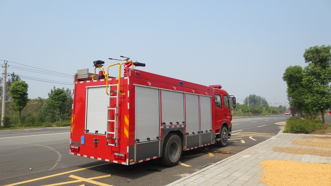 東風(fēng)天錦森林消防車(chē)(6噸)圖片